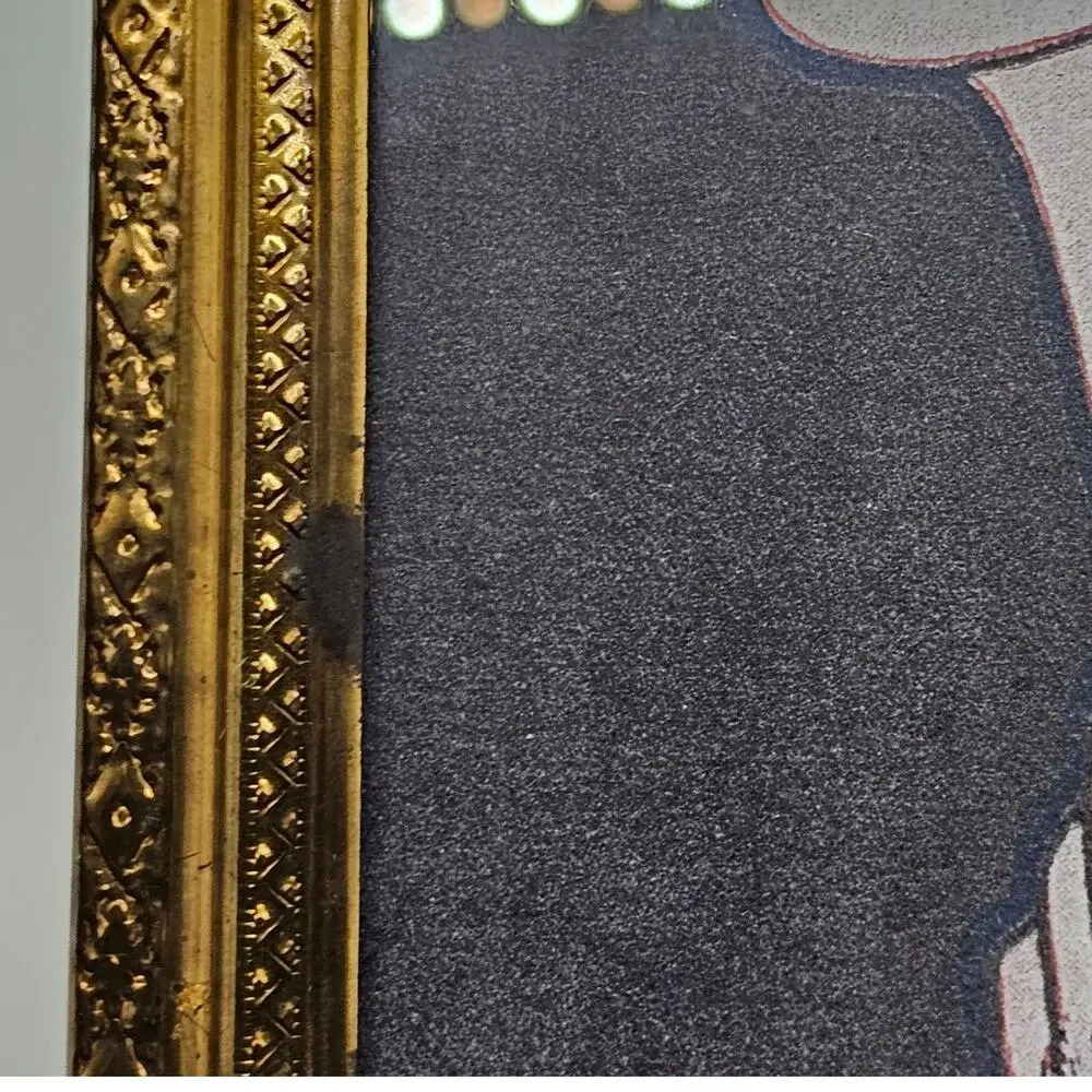 Nobrand vintage pressed